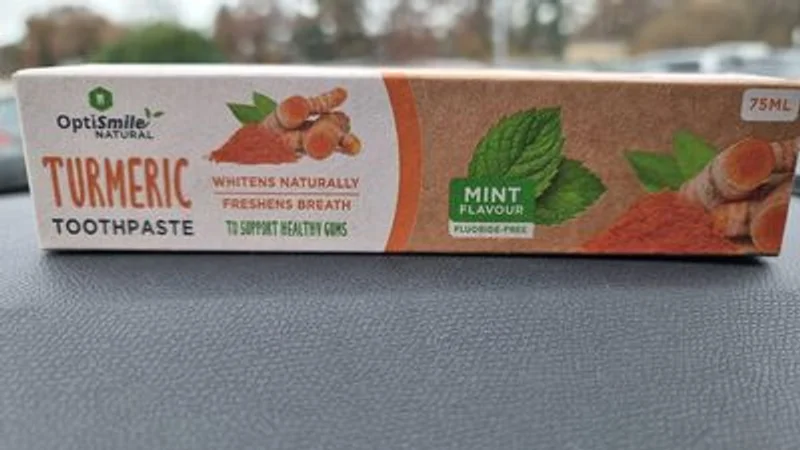 Dentifrice turmeric