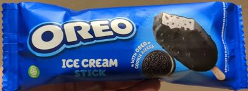 ice cream with oreo cookie pieces